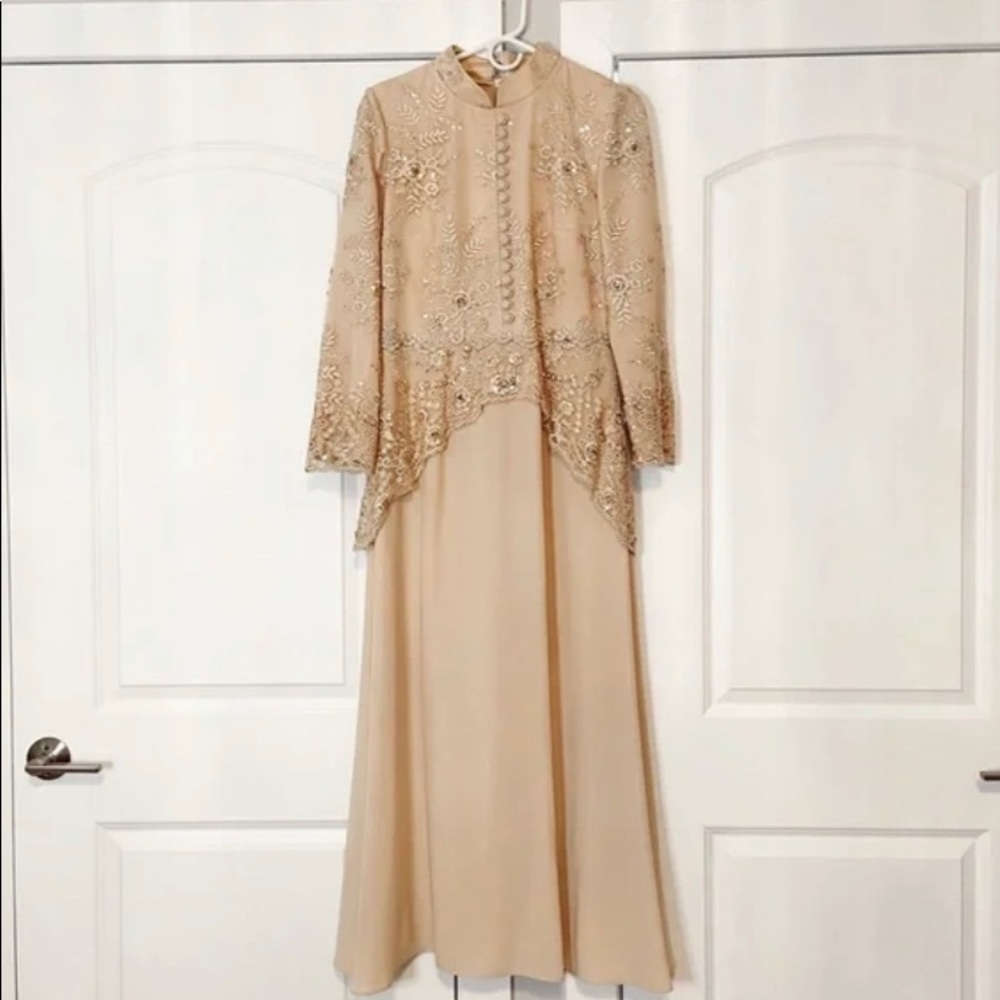 Mother of the Bride Long Sleeve Lace Evening Gown